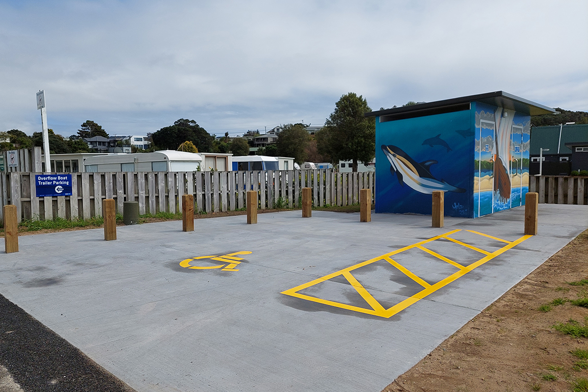 Accessibility park and toilet building.