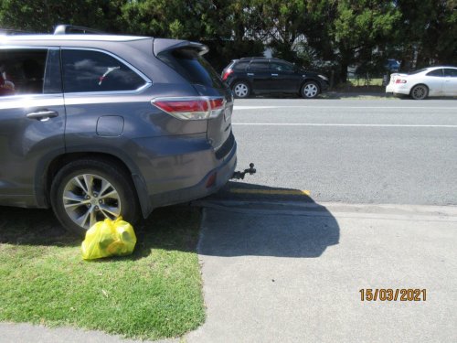 Bad parking behaviour around schools 