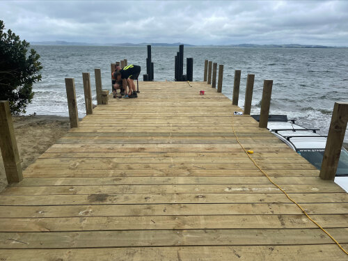 Poutō wharf takes shape